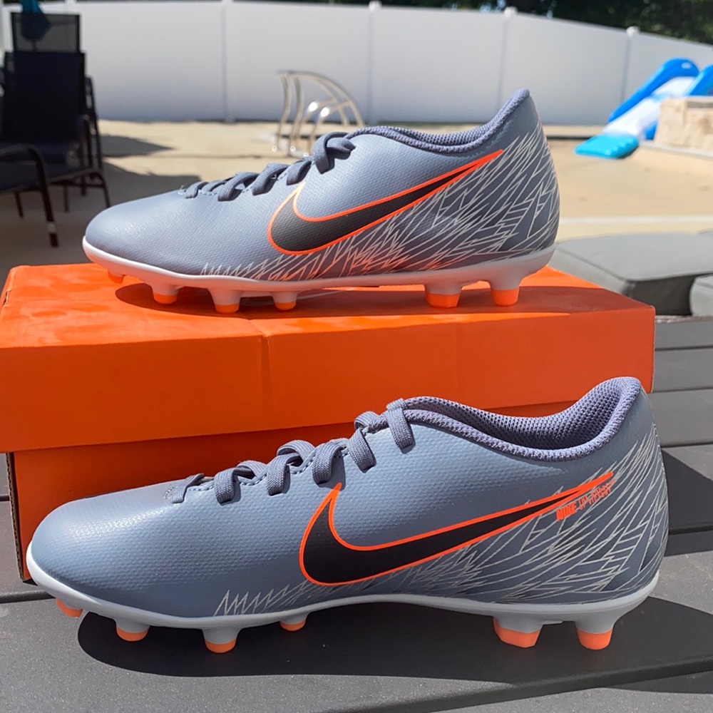 Soccer cleats